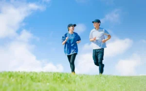 ランニングをする男女